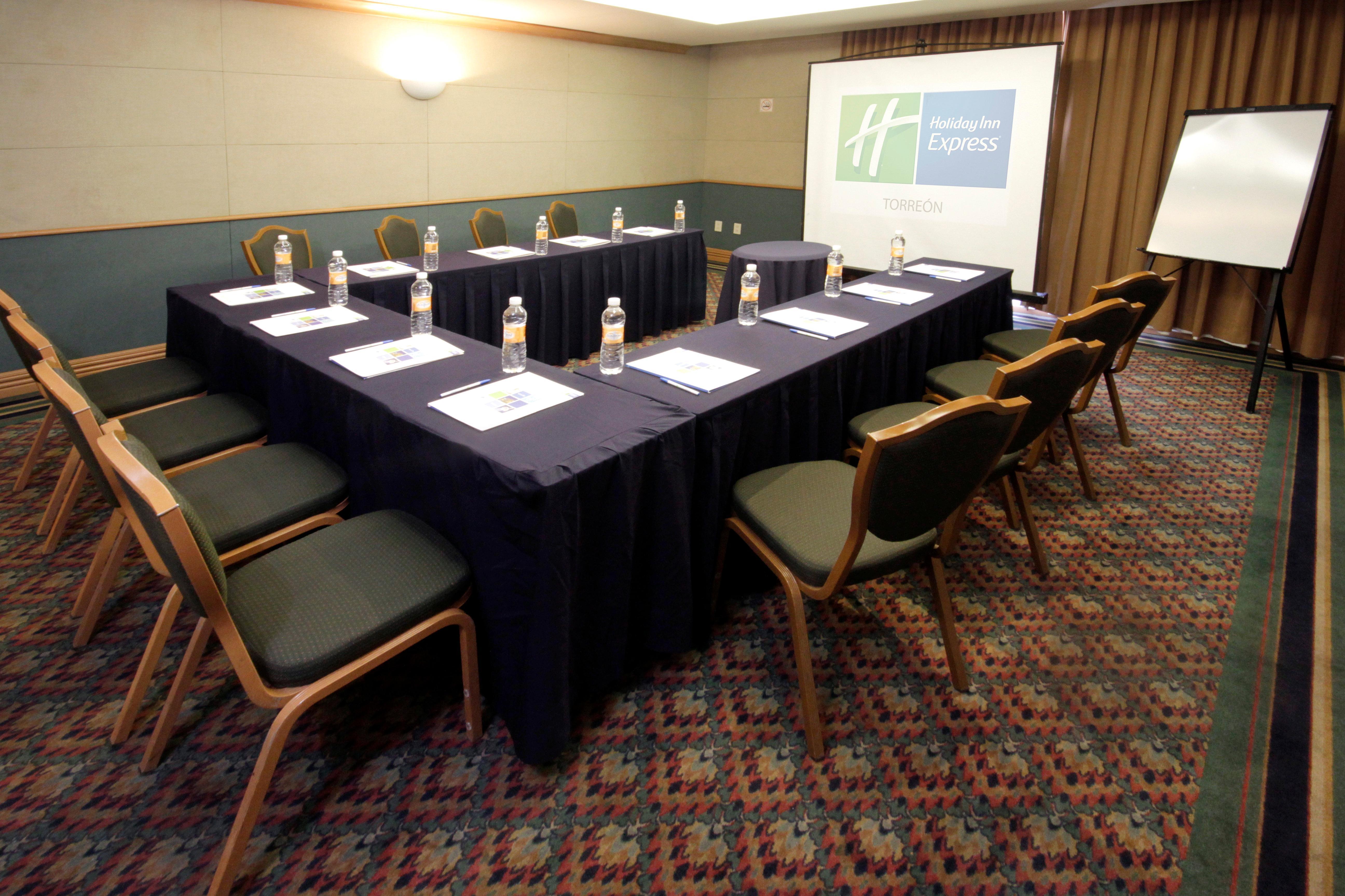 Holiday Inn Express Torreon By Ihg Exterior foto