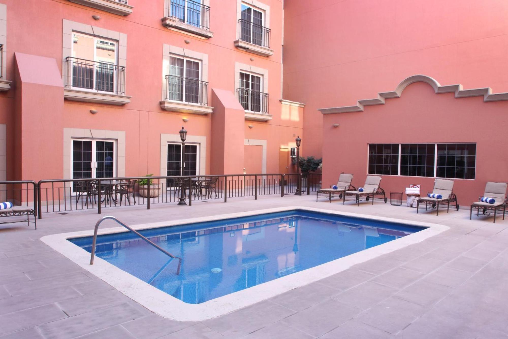 Holiday Inn Express Torreon By Ihg Exterior foto
